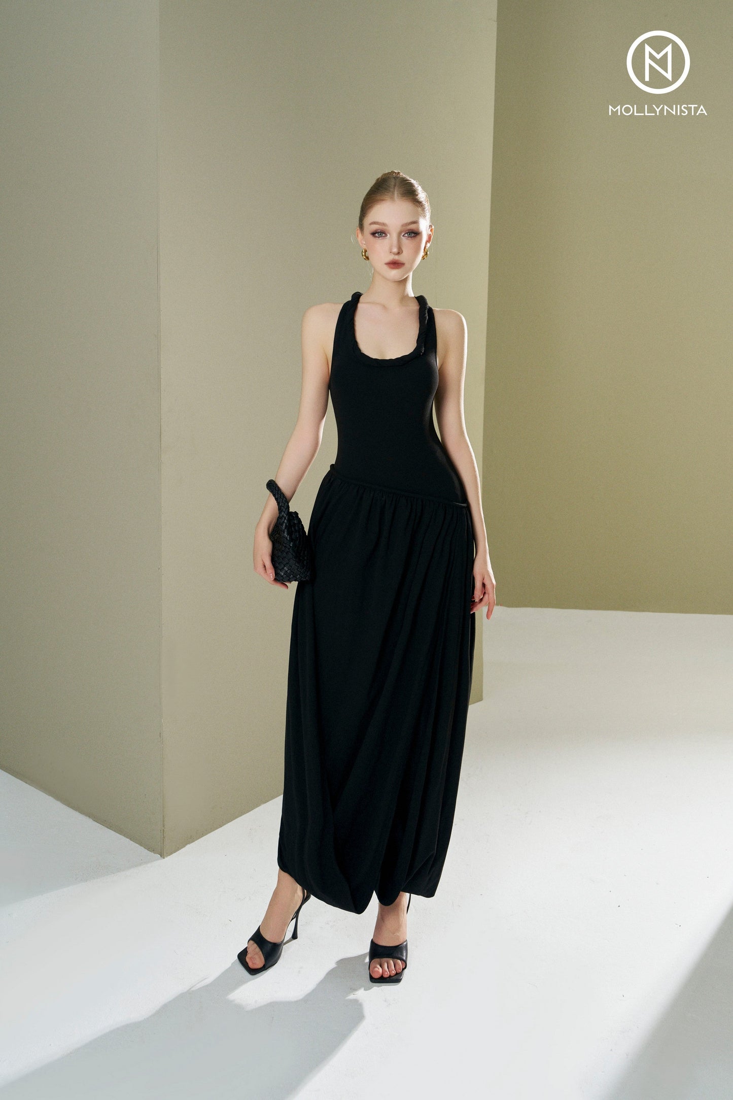 Twisted neck elastic dress