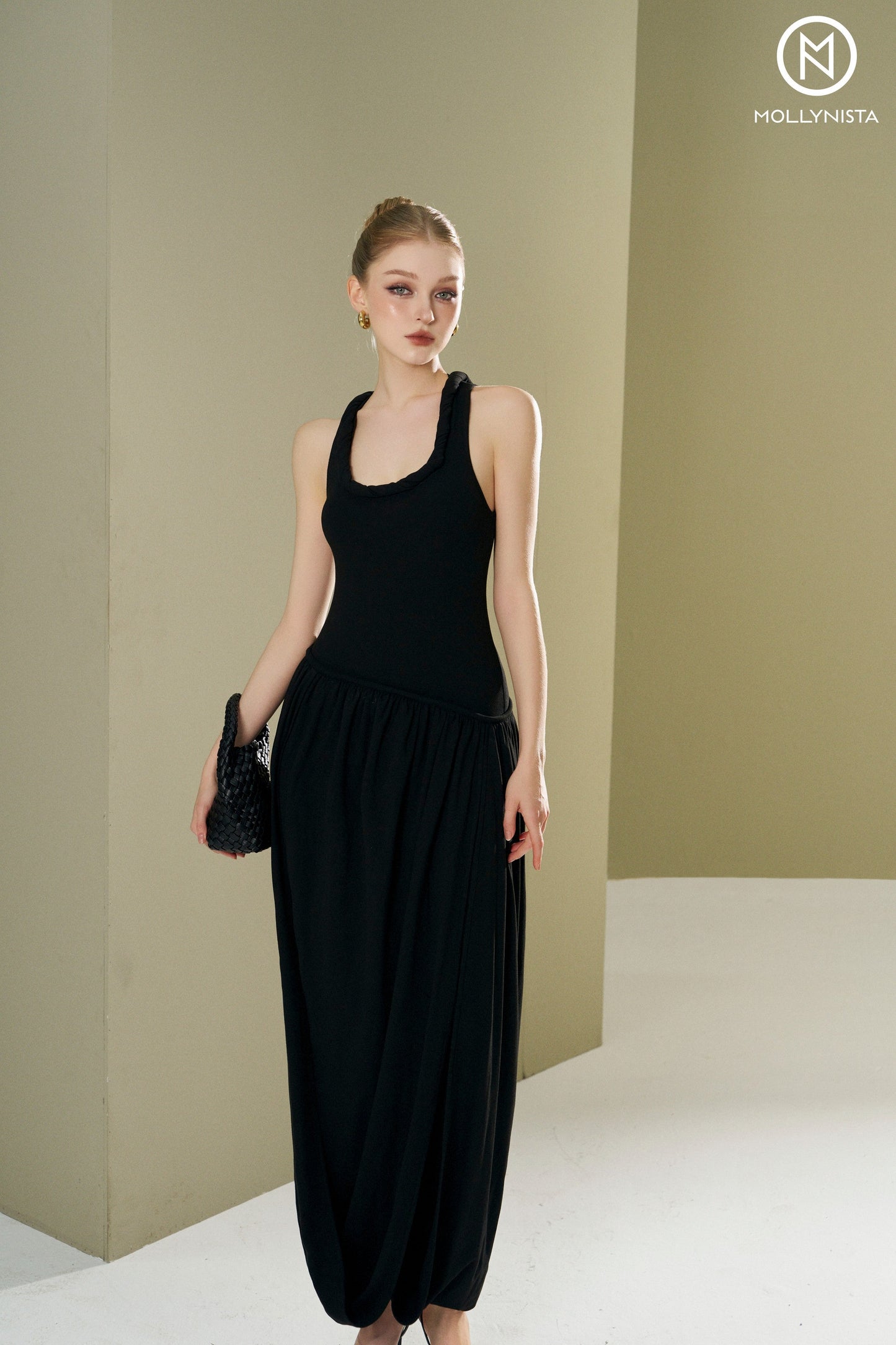 Twisted neck elastic dress