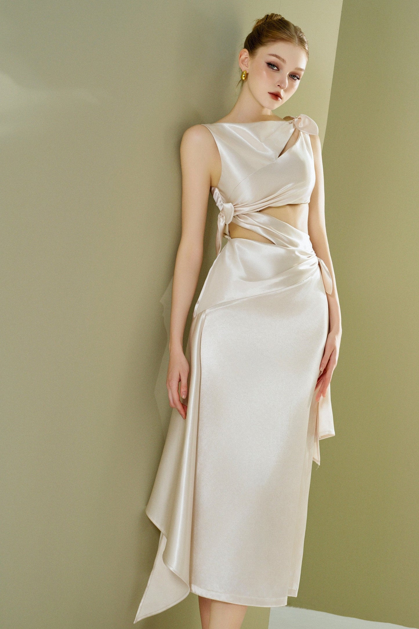 Satin dress with cut-out and bowtie