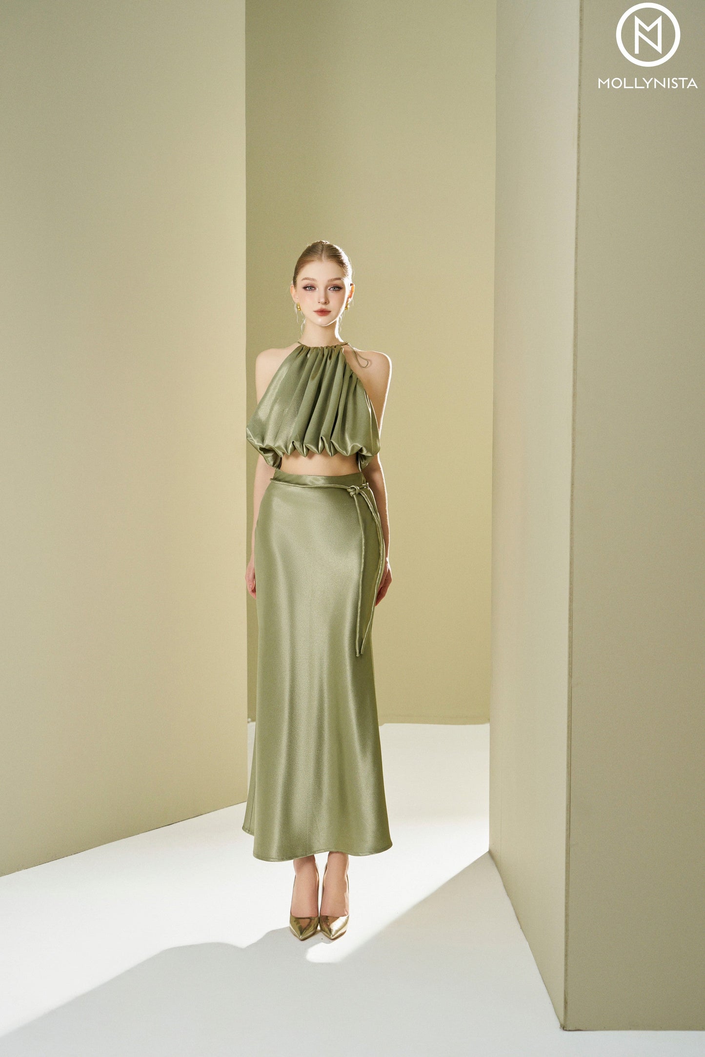 Pumpkin-shaped satin top