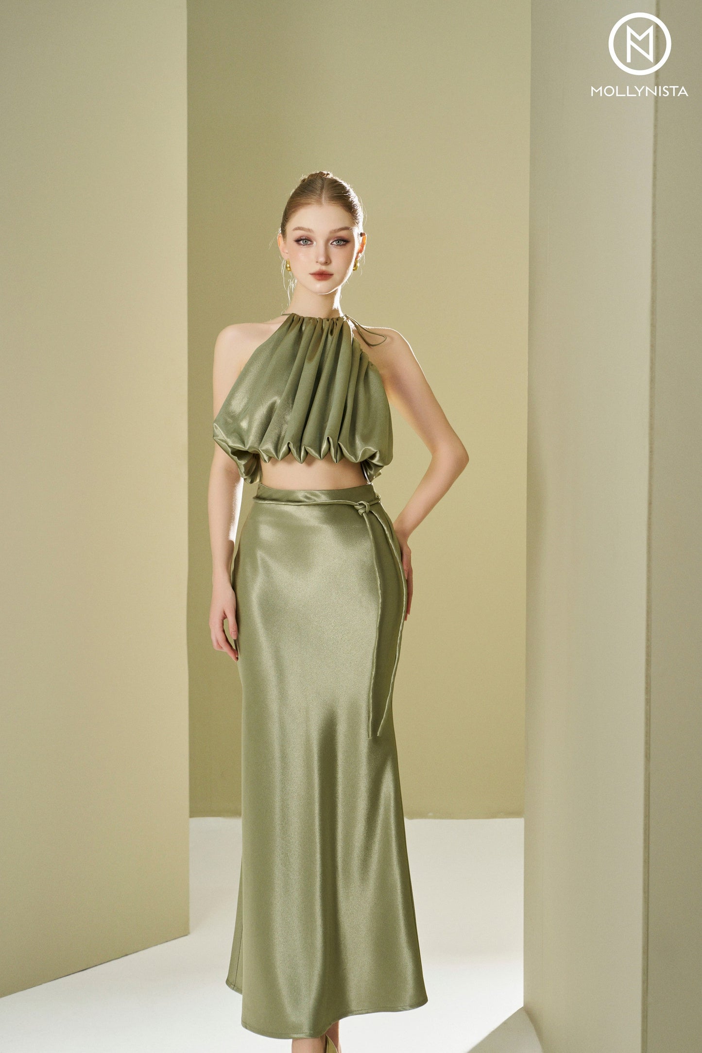 Pumpkin-shaped satin top