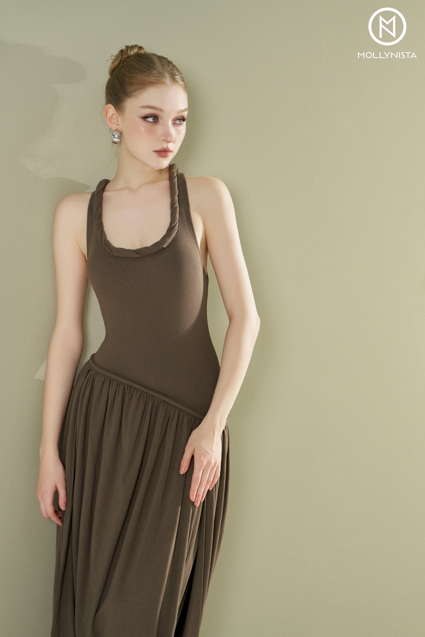 Twisted neck elastic dress