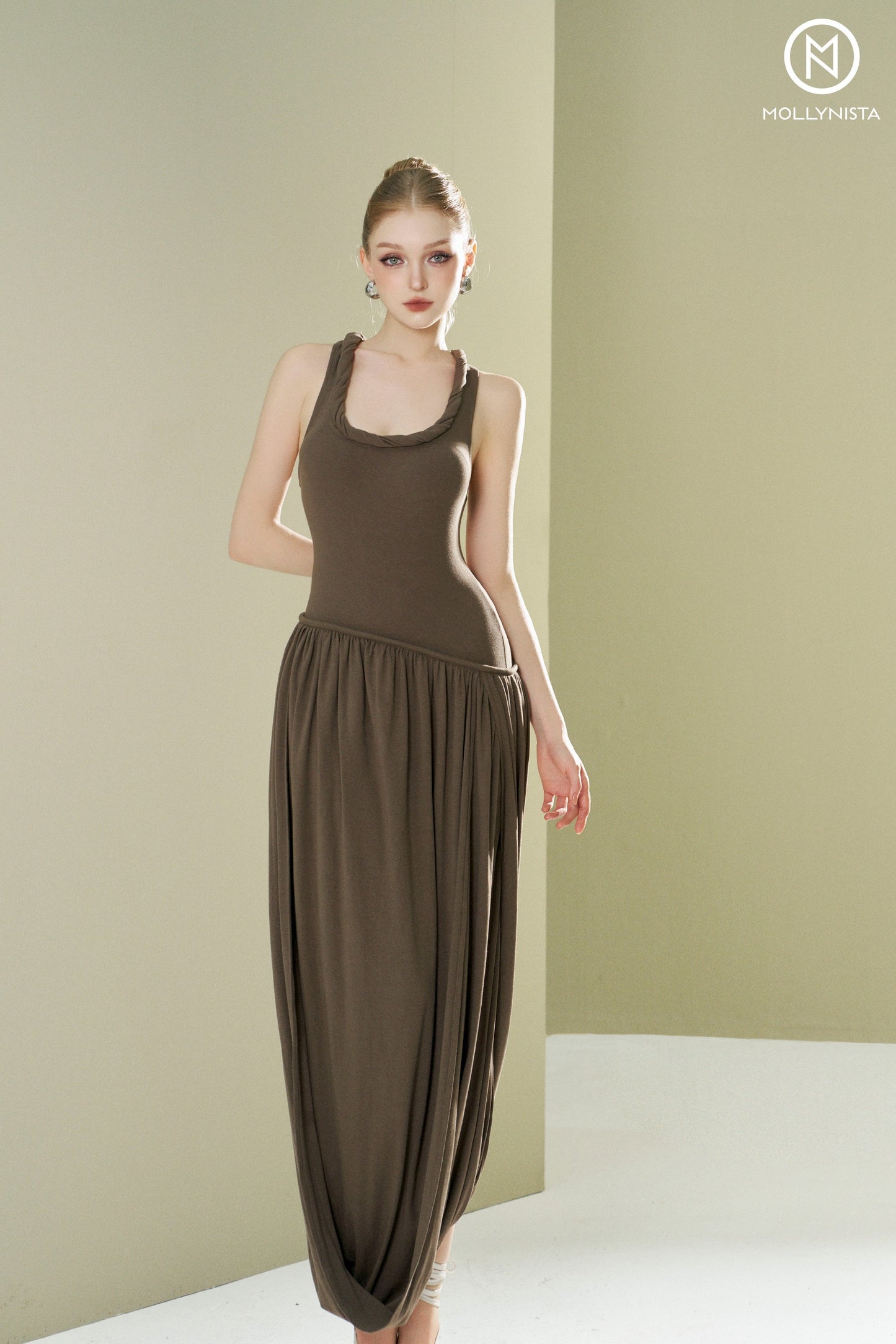 Twisted neck elastic dress