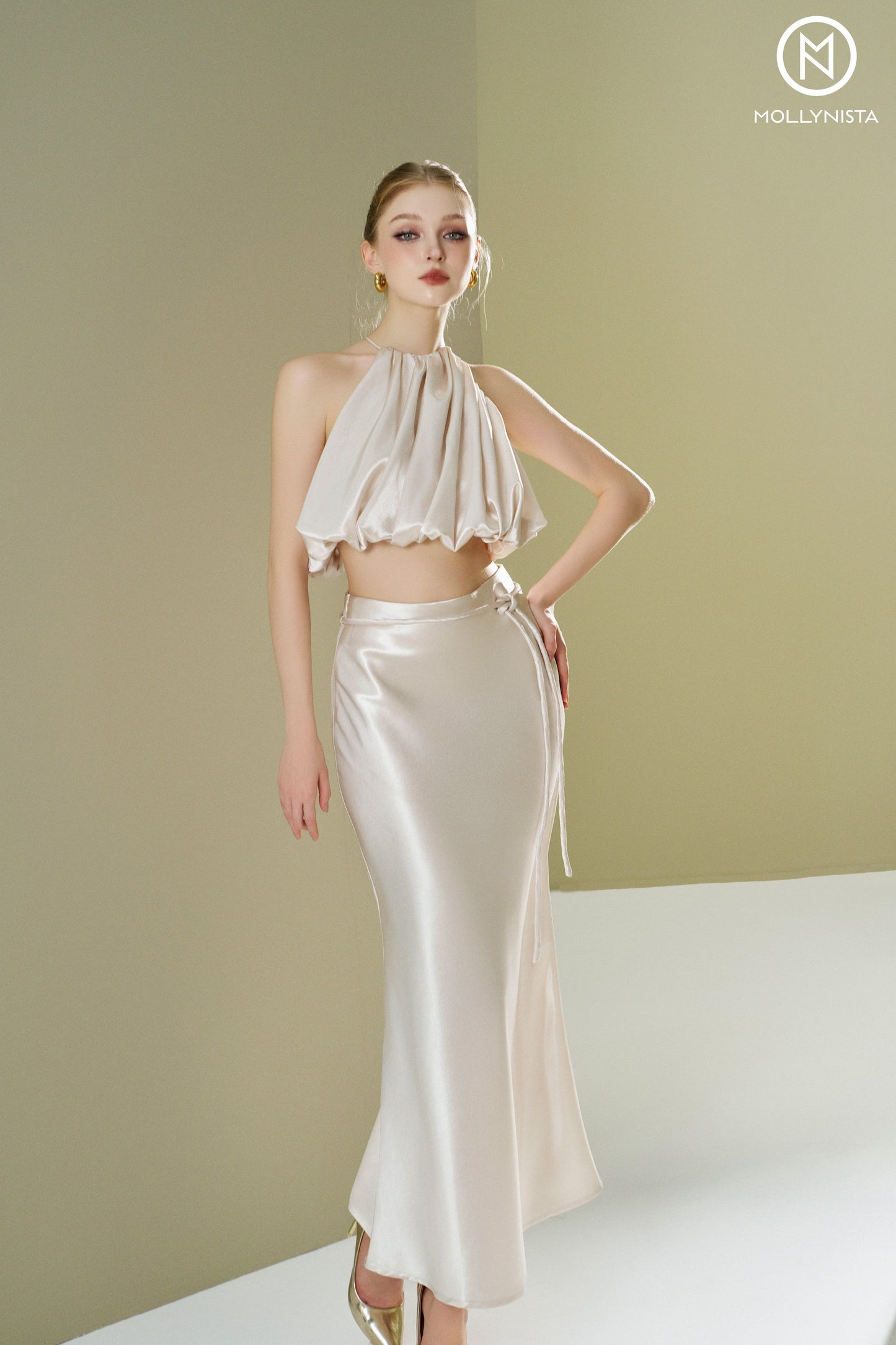 Pumpkin-shaped satin top