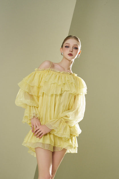 Low waisted dress with yellow ruffles