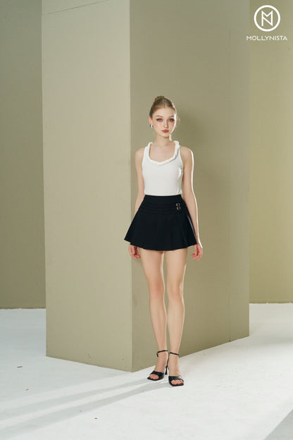 Pleated khaki skort with 2 belts