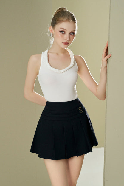 Pleated khaki skort with 2 belts