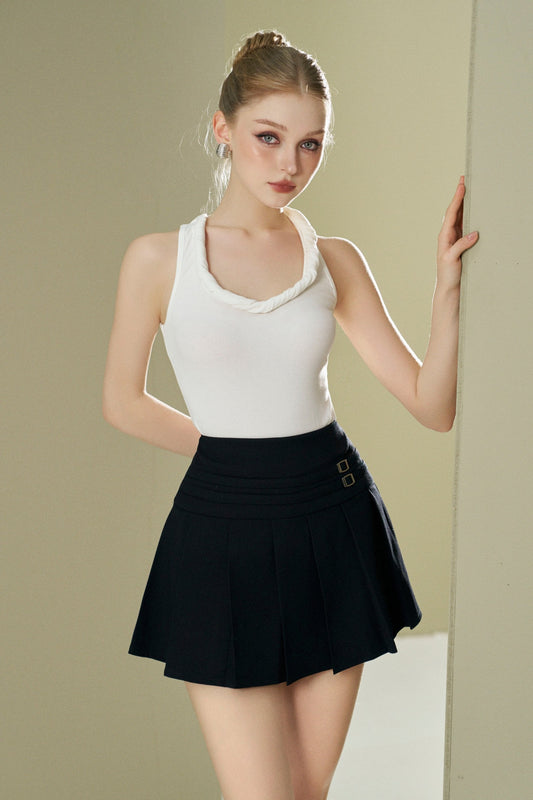 Pleated khaki skort with 2 belts